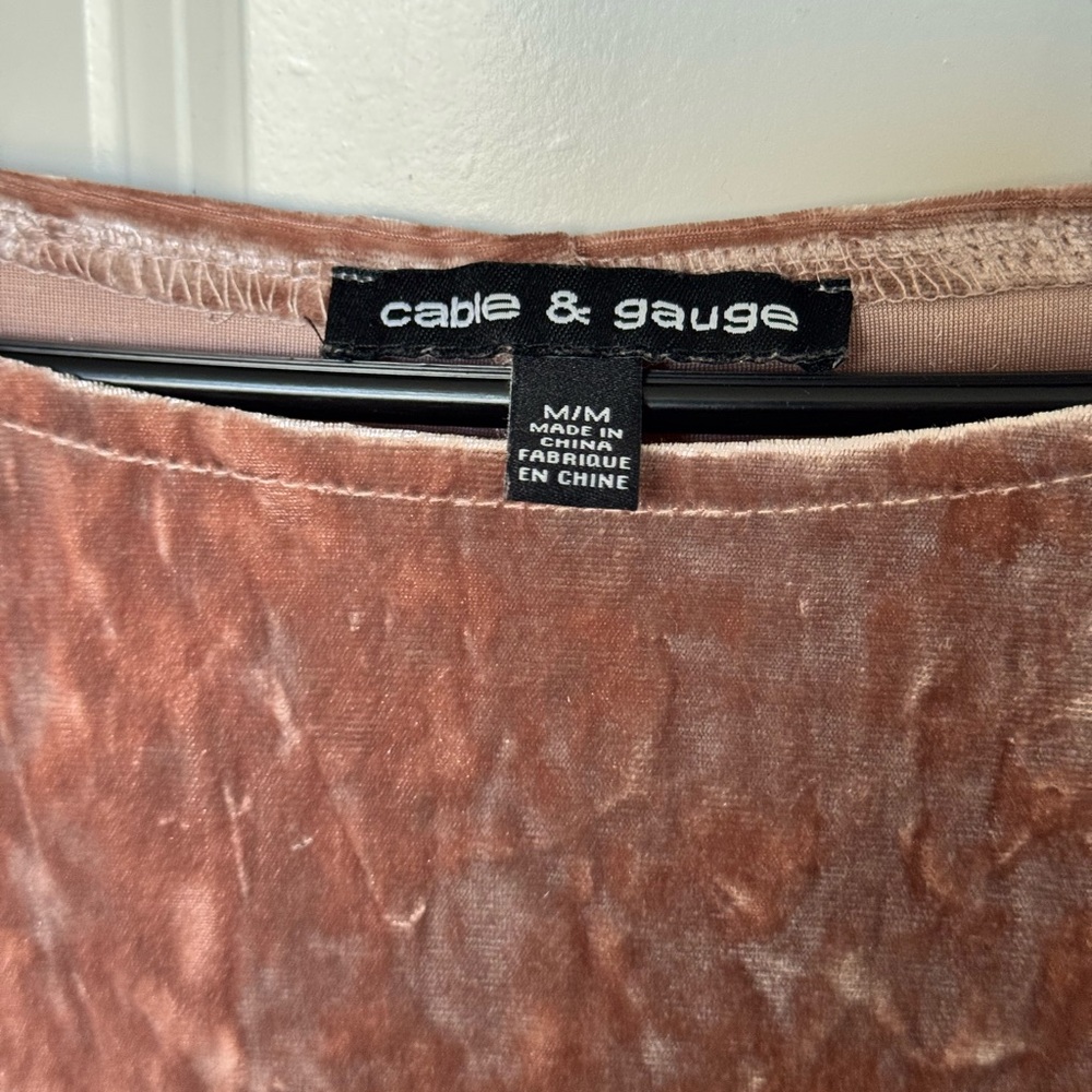 Cable & Gauge Velvet Brown Top - Picture 6 of 9